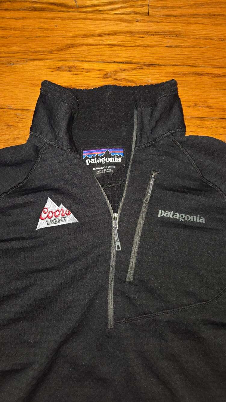Patagonia Women's R1 1/2 Zip Pullover Fleece Coors Light Logo Black Size M
